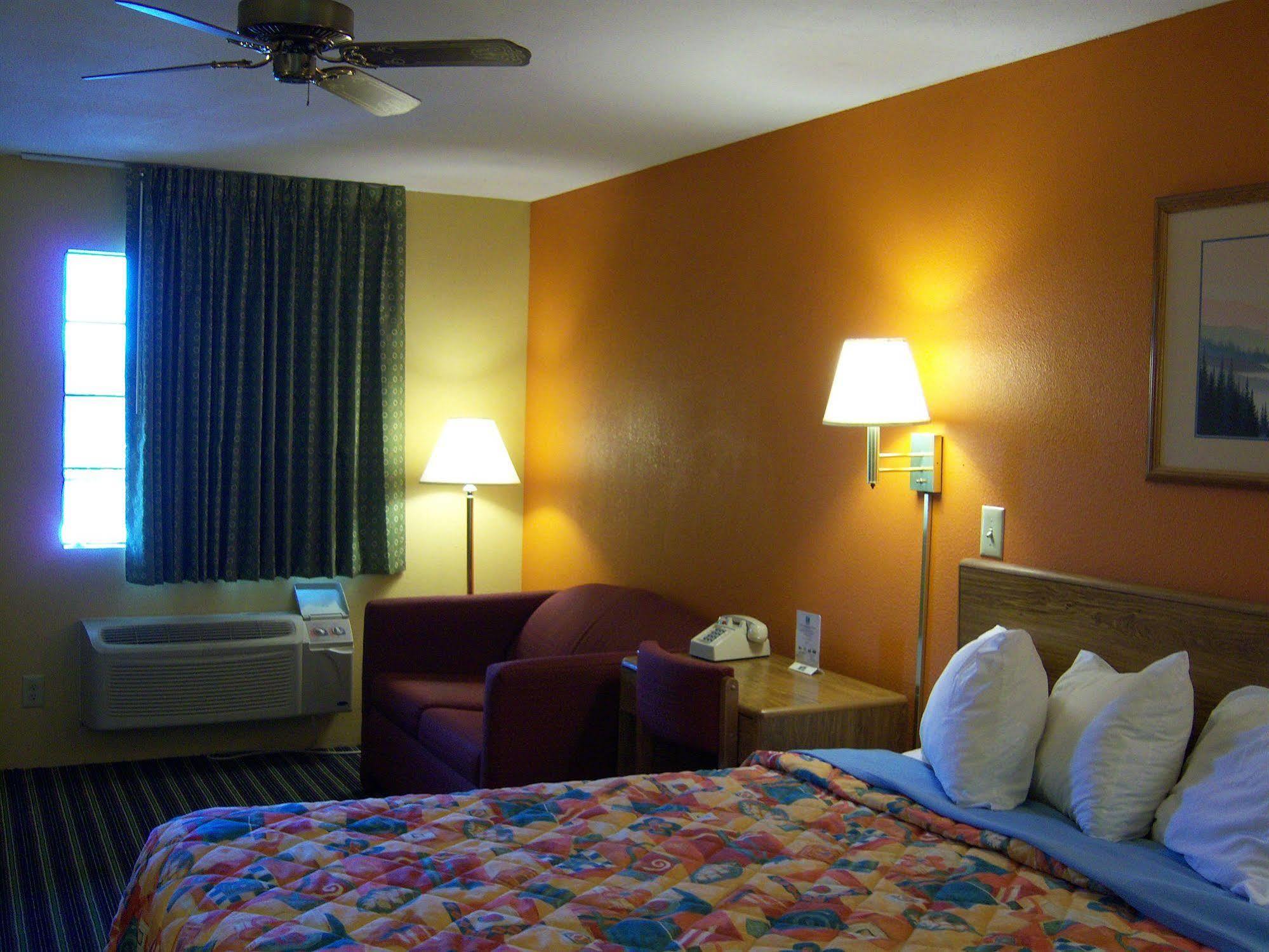 Days Inn ガンターズビル エクステリア 写真